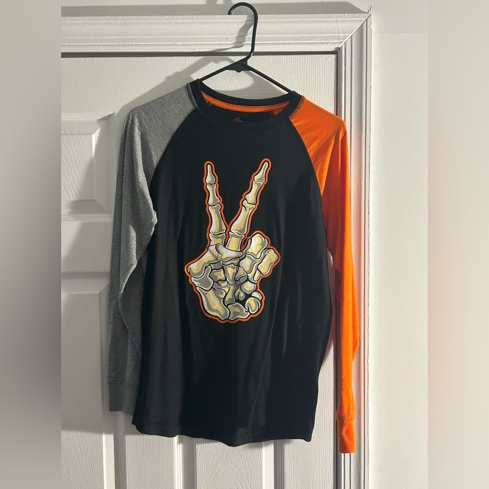 Spirit of Halloween Long Sleeve Glow in the dark Skeleton Peace Sign shirt